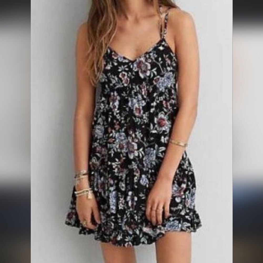 American Eagle Floral Strappy Mini Dess Flare Ruffle Style Caddish black XXS